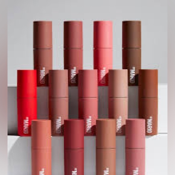 Mocha Raisin Moisture Glow Plumping Lip Color Brown Brand New in Box - Picture 6 of 9